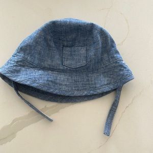 Denim baby bucket hat